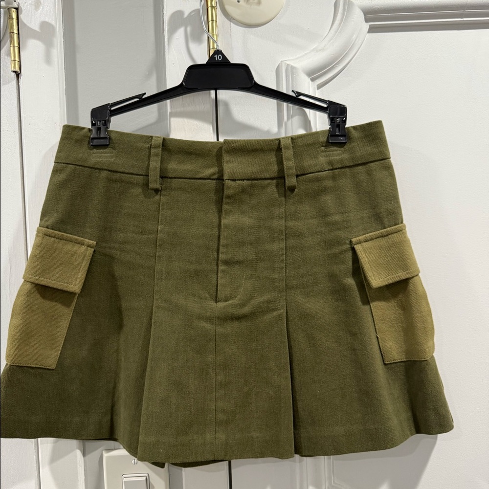Cargo skirt with pockets